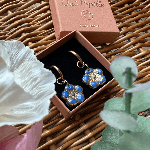 Camérelles Bleu dur et feuilles d’or 